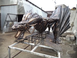 Кованый дракон, Кованая скульптура